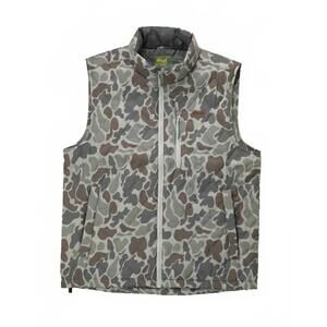 NEW MARSH WEAR men's barnwell puff vest in dark green mallard camo